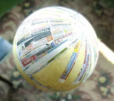 Старый школьный глобус в качестве шаблона для изготовления сферы