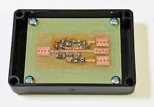 Prototype of the diplexer in its plastic housing Prototype of the diplexer in its plastic housing