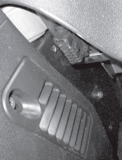 Расположение диагностической розетки на автомобиле Lada Granta